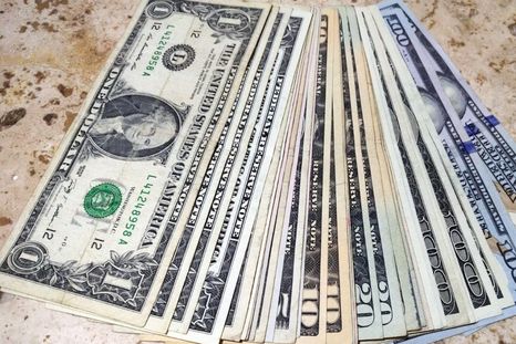 El dólar blue baja tras conocerse el dato de la inflación: las cotizaciones