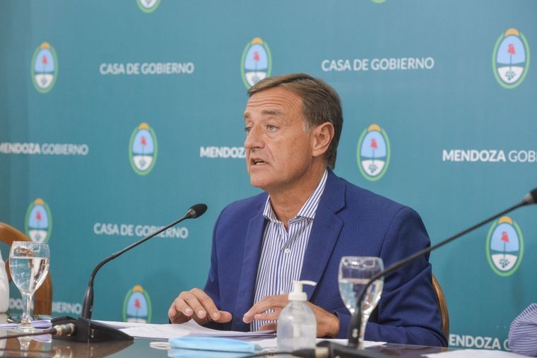 El gobernador volcó en un decreto los anuncios de ayer. Foto: Prensa Gobernación