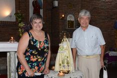 Carlos Borbore con su esposa Alicia celebrando la llegada de la Virgen de la Carrodilla al Distrito del Vino de Buenos Aires Foto: Ricardo Tesore - gentileza
