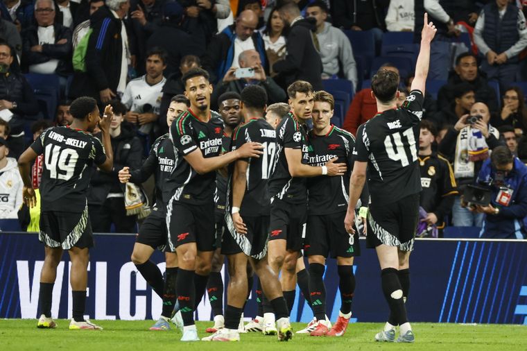 Arsenal logró un triunfo histórico ante Real Madrid en el Bernabéu. Foto: EFE