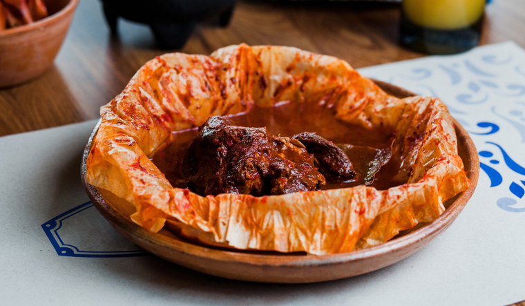 ¿Sabías que también esta receta se prepara con cordero, cerdo o conejo? ¿Sabías que también esta receta se prepara con cordero, cerdo o conejo?