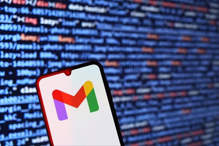 Las nuevas funciones de Gmail se apoyan en inteligencia artificial para resumir y responder correos. Las nuevas funciones de Gmail se apoyan en inteligencia artificial para resumir y responder correos.