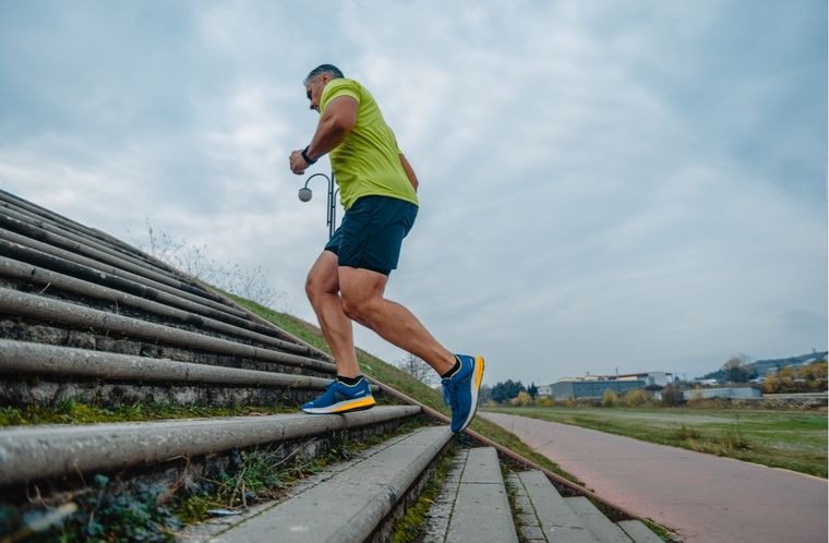 Ejercicios Entrenar con una escalera Foto: Shutterstock