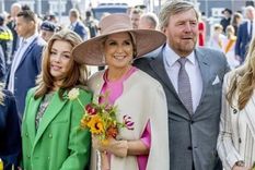 Máxima de los Países Bajos y sus hijas celebraron el cumpleaños del rey con mucho estilo. Foto: Instagram Máxima de los Países Bajos y sus hijas celebraron el cumpleaños del rey con mucho estilo. Foto: Instagram