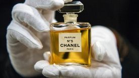 El libro El aroma de los imperios es un gran relato sobre la rivalidad entre Occidente y la Unión Soviética, con Chanel como bandera de lucha en los perfumes.