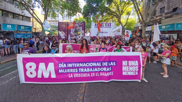 Este día Internacional de la mujer, que ya lleva más de 115 años, refleja una tarea continua que atraviesa distintas realidades políticas, sociales y económicas.  Foto: Santiago Tagua / MDZ