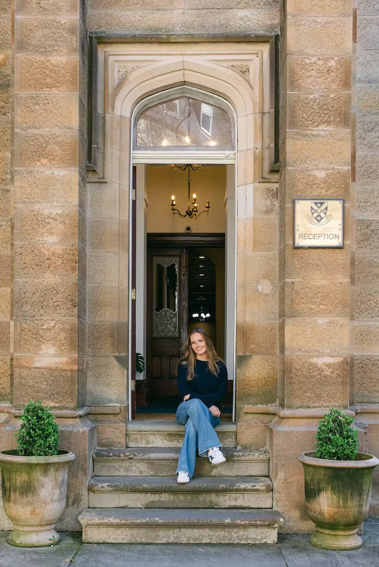 El look universitario de la princesa Ingrid Alexandra. El look universitario de la princesa Ingrid Alexandra.