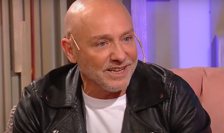 LA CONMOVEDORA HISTORIA DE RONNIE ARIAS. EL PERIODISTA PERDIÓ A SU HERMANA Y SE HIZO CARGO DE SU SOBRINO.