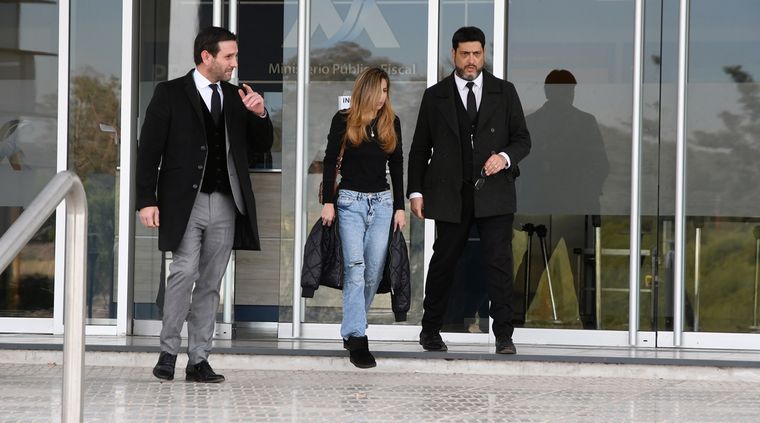 Macías junto a sus abogados Foto: ALF PONCE MERCADO / MDZ