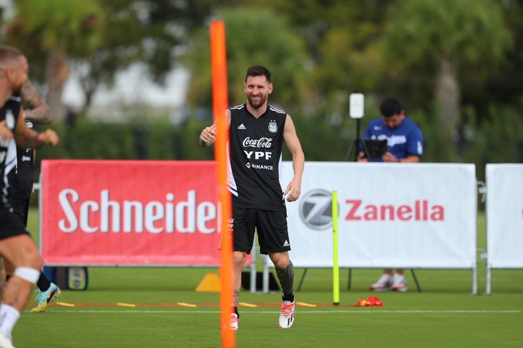 Messi está en duda. Foto: @Argentina