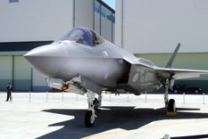 Un caza F-35A de la Fuerza Aérea de Autodefensa de Japón en la fábrica de Mitsubishi en Toyoyama (Japón).