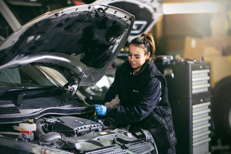 ARCA subasta aceite para autos, clave a la hora de hacer el service.