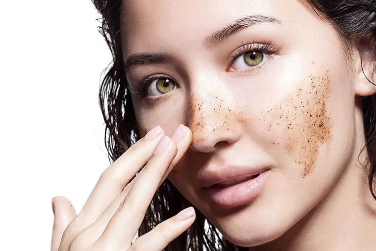 La mascarilla de café y huevo revitaliza el rostro. Foto: Archivo