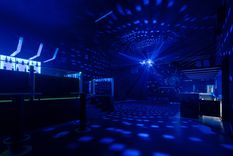 Dura condena a un boliche por discriminar a una mujer que no estaba “en la lista” en Río Cuarto. Foto: Shutterstock Dura condena a un boliche por discriminar a una mujer que no estaba “en la lista” en Río Cuarto. Foto: Shutterstock