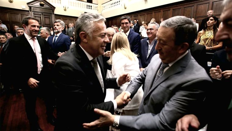 El Gobernador y el intendente Celso Jaque en la misma vereda. Foto: Maximiliano Ríos/MDZ