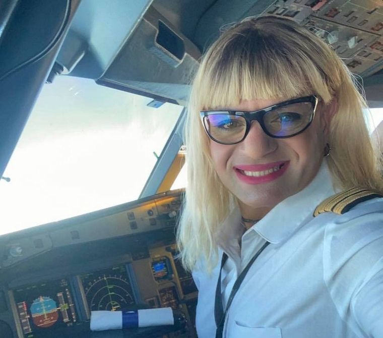 Traniela Campolieto, la piloto trans de Aerolíneas Argentinas Foto: Facebook Traniela Campolieto