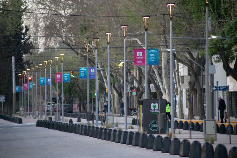 Ulpiano Suarez inauguró el nuevo Paseo Julio Strassera en Ciudad Foto: Prensa Ciudad de Mendoza