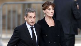 Nicolás Sarkozy y su esposa Carla Bruni soportan serias acusaciones de la Justicia de Francia. Foto: Efe.