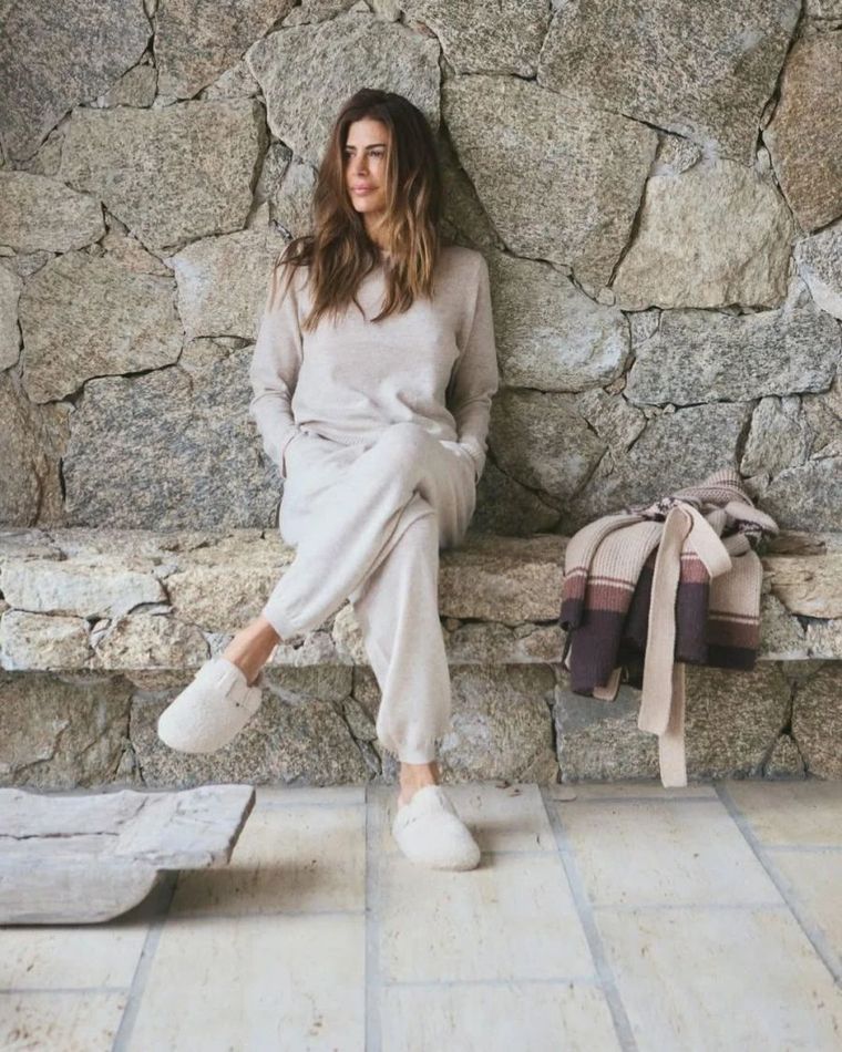 El nuevo lujo silencioso de Juliana Awada. El nuevo lujo silencioso de Juliana Awada.