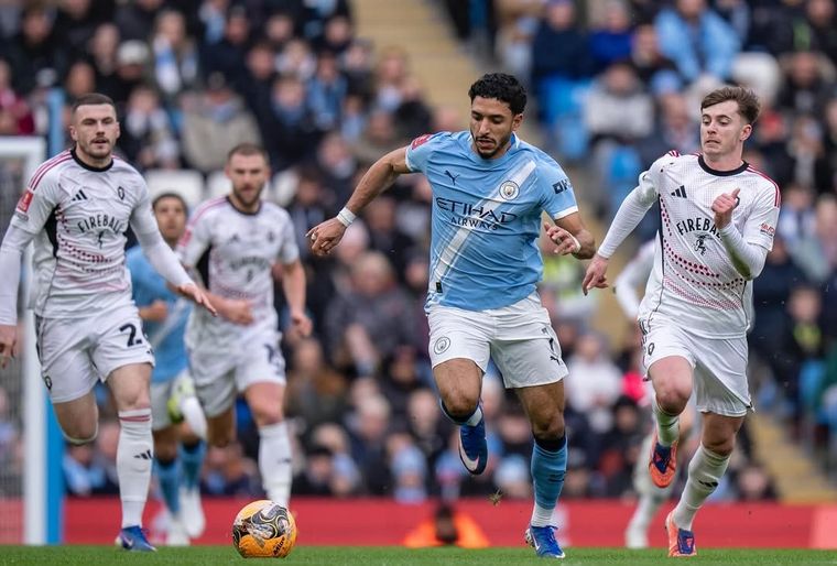 Barcelona intentaría fichar a Omar Marmoush. Barcelona intentaría fichar a Omar Marmoush.