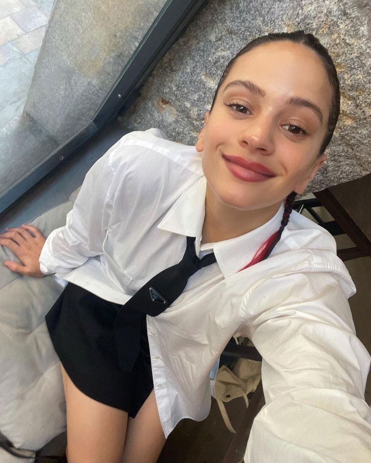 ¿Rosalía se rasuró las cejas? Rosalía Foto: Instagram