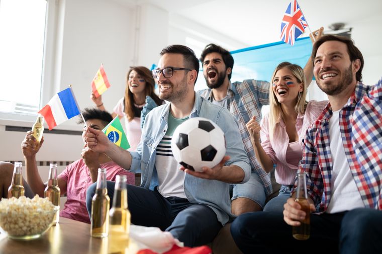 Un televisor para disfrutar del Mundial. Fuente: Shutterstock.