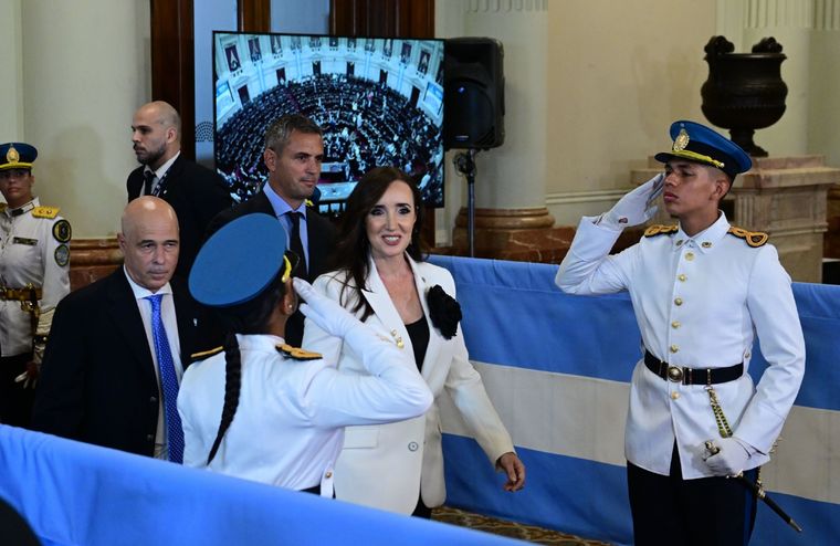 Villarruel eligió un sobrio look para el discurso de Milei. Foto: Noticias Argentinas