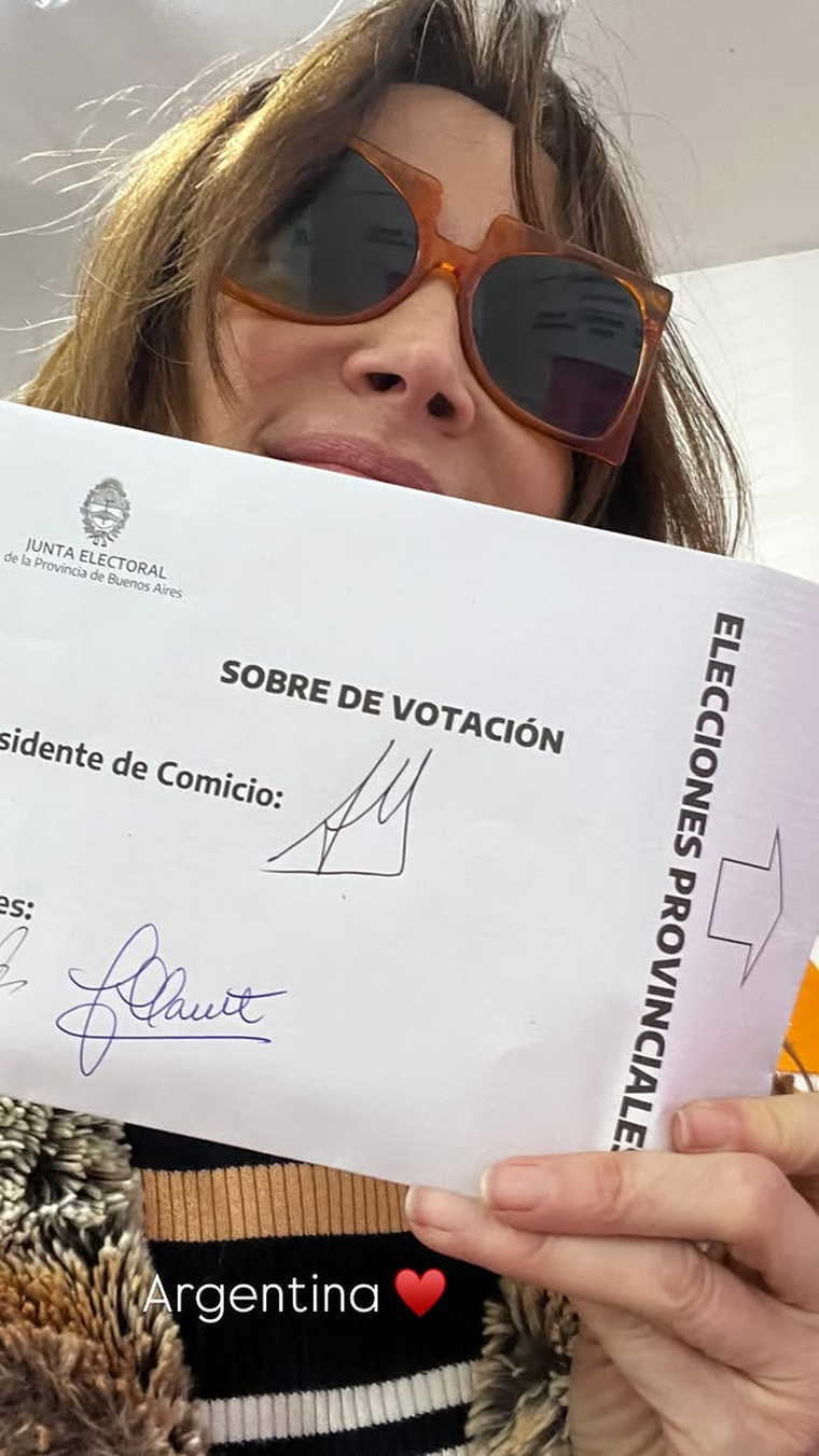 Famosos en las elecciones de la provincia de Buenos Aires. Créditos: Instagram / verolozanovl Famosos en las elecciones de la provincia de Buenos Aires. Créditos: Instagram / verolozanovl