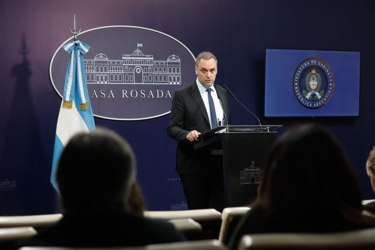 Manuel Adorni regresó a las conferencias de prensa