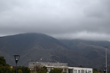 El pronóstico advierte por lluvias y nevadas en alta montaña. El pronóstico advierte por lluvias y nevadas en alta montaña.
