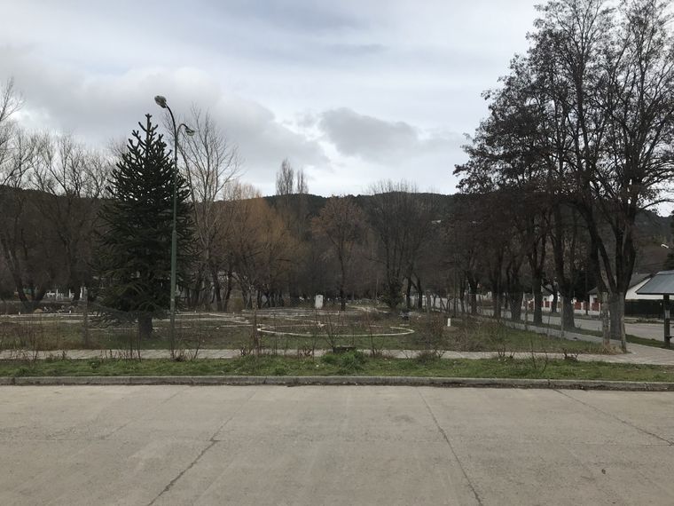 La joven fue violada por su amigo en una plaza de Neuquén