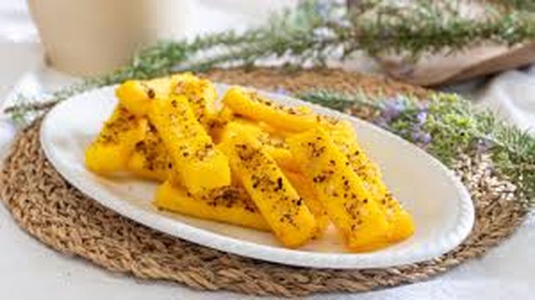 La receta de bocaditos de polenta se adapta a todas las estaciones: van bien como entrada, guarnición o snack. La receta de bocaditos de polenta se adapta a todas las estaciones: van bien como entrada, guarnición o snack.