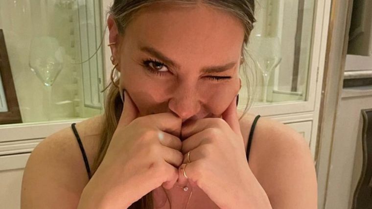 Asli Enver Amor en Italia Foto: @aslienver