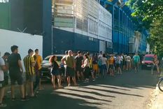 Rosario Central Los hinchas del Canalla se acercaron a votar a minutos del partido entre Argentina y Francia. Rosario Central Los hinchas del Canalla se acercaron a votar a minutos del partido entre Argentina y Francia.