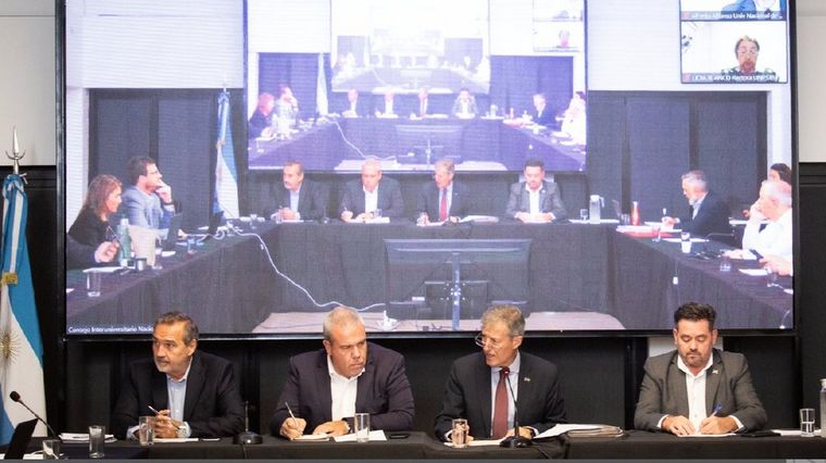 Diez rectores de distintas universidades se reunieron este lunes con la Comisión de Educación de Diputados para pedir la actualización presupuestaria por estar al borde del colapso Foto: X de @CINoficial