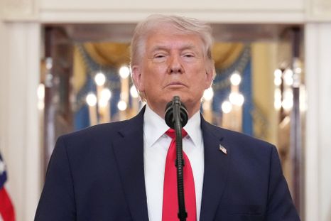 Donald Trump advirtió sobre un posible ataque a Irán mientras continúan las negociaciones diplomáticas. Donald Trump advirtió sobre un posible ataque a Irán mientras continúan las negociaciones diplomáticas.