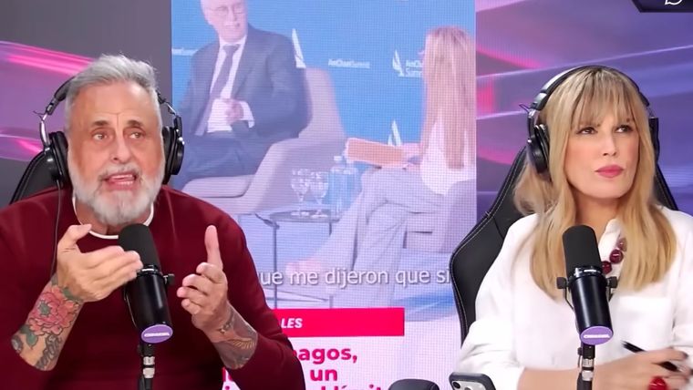 Rial y Viviana Canosa conducen Revueltos por Carnaval Stream. Rial y Viviana Canosa conducen Revueltos por Carnaval Stream.