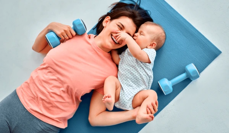 Los mejores ejercicios para hacer con tu bebé. Foto: Orion Production (Shutterstock)