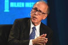 Stephen Roach, profesor de la Universidad de Yale y expresidente del banco de inversión Morgan Stanley en Asia, predice una caída de 35% del dólar hacia finales de 2021. Foto: getty images