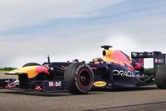 Red Bull Foto: CarWow Red Bull Foto: CarWow