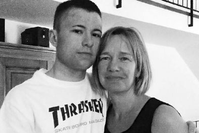 MDZol | La madre de Dylan Stallan dice que no se les advirtió sobre los posibles efectos secundarios del antidepresivo recetado al adolescente.