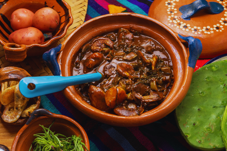 Cada familia suele modificar la receta según su región y tradición culinaria. Cada familia suele modificar la receta según su región y tradición culinaria.