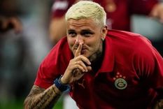 El futbolista quedó expuesto tras la divulgación de una conversación privada con la modelo.