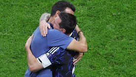 El abrazo del alma. Scaloni y Messi se funden en un abrazo interminable tras la histórica victoria ante Inglaterra en el Mundial 2026. Ahora se entienden las lágrimas del DT en la conferencia post final ante España. El abrazo del alma. Scaloni y Messi se funden en un abrazo interminable tras la histórica victoria ante Inglaterra en el Mundial 2026. Ahora se entienden las lágrimas del DT en la conferencia post final ante España.