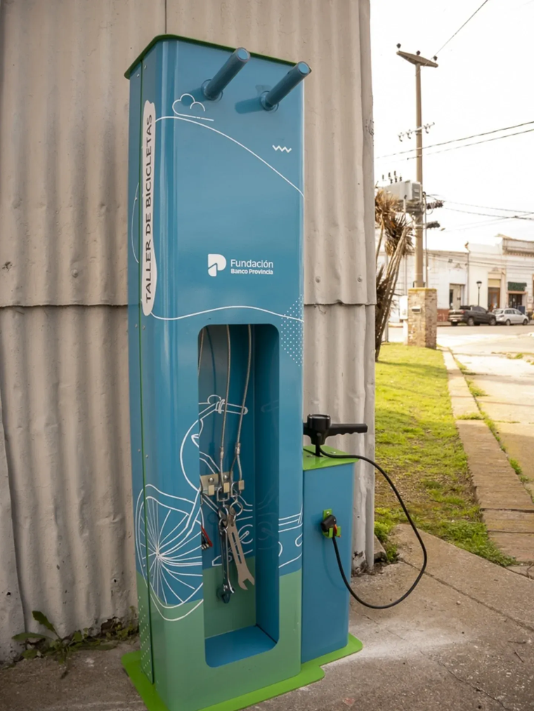 Un espacio abierto para quienes usan la bicicleta a diario. Un espacio abierto para quienes usan la bicicleta a diario.