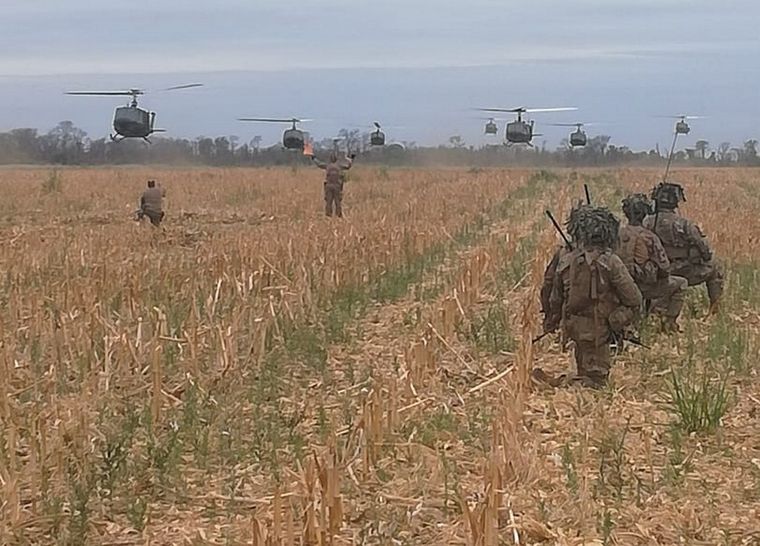 Un sargento perdió la vida en la tarde del viernes durante una práctica de salto, a raíz de que su paracaídas no se abrió Foto: Ejército Argentino