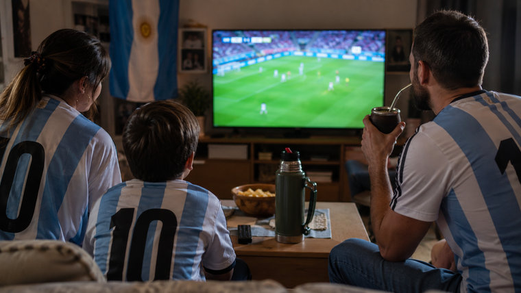 Las reuniones familiares, las cábalas y el mate aparecen entre las costumbres más habituales de los argentinos durante el Mundial 2026.