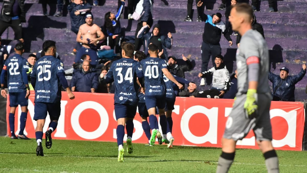 En vivo: en un arranque letal, Independiente Rivadavia le gana 2-1 a Argentinos