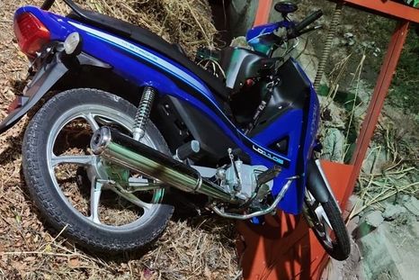 Guaymallén: chocó con su moto contra una compuerta y murió. Guaymallén: chocó con su moto contra una compuerta y murió.