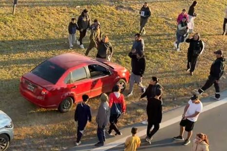 Momentos de máxima tensión en la ruta por el reclamo de justicia de Agostina Vega Momentos de máxima tensión en la ruta por el reclamo de justicia de Agostina Vega